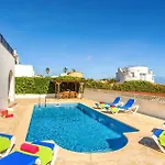 Claudia By Villa S'Algar