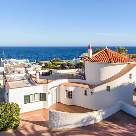 Claudia By ヴィラ